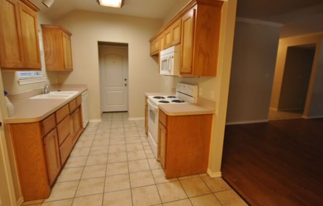 3 beds, 2 baths, $1,895