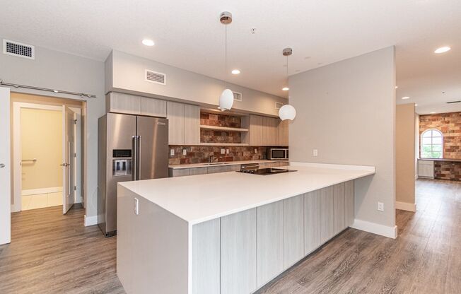 4645 SE 11th Pl. 301