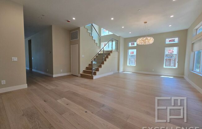 Brand New Build 5/5 Home & 2/2 Cottage - Can Be Rented As One! This Is One Of A Kind - Downtown Mt View