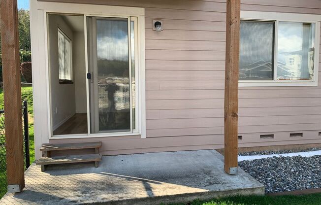 3 beds, 2 baths, 1,434 sqft, $2,450, Unit B110