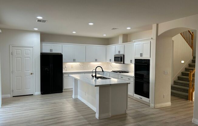 **$500 OFF 1ST MONTH RENT** Heart of Summerlin 4 Bedroom with 3 Car Garage