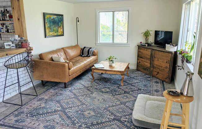 Darling Cottage Near SLCC!