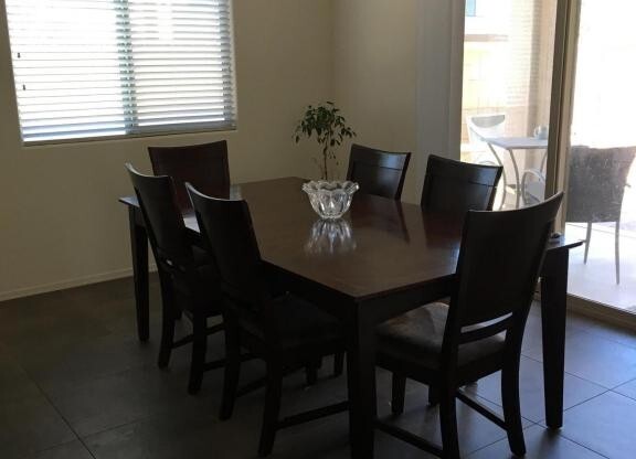 Exquisite Chandler 4 bed 3 bath home with Community Pool!!