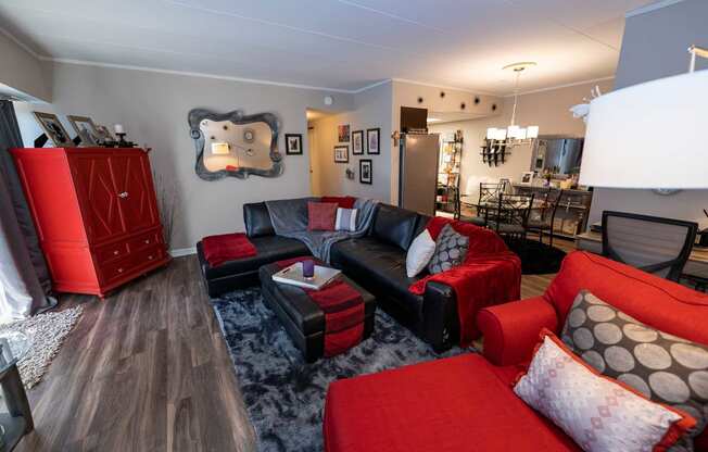 Laurel Village Apartments 1BD Living 002