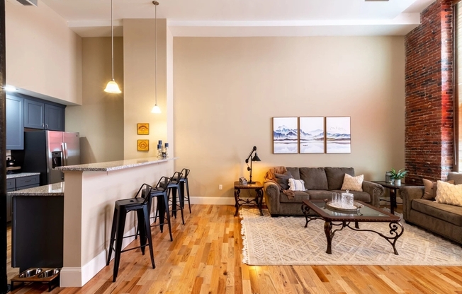 3 beds, 3 baths, 2,120 sqft, $3,795, Unit 8-506