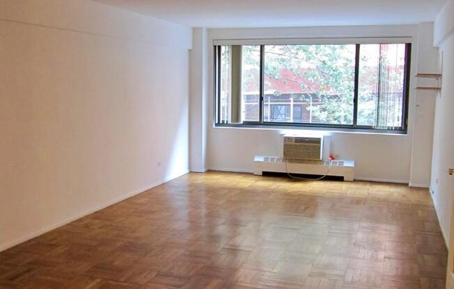 425 E 63 ST