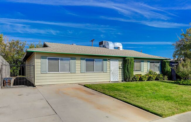 Great 4 bedroom 2 bathroom home in West Las Vegas!