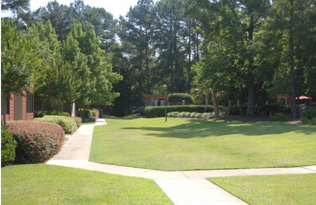 Three Oaks Apartments