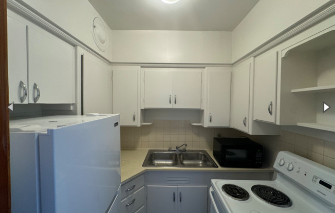 1 bed, 1 bath, 500 sqft, $995, Unit 17