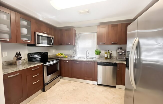 1045 SW 9 CT