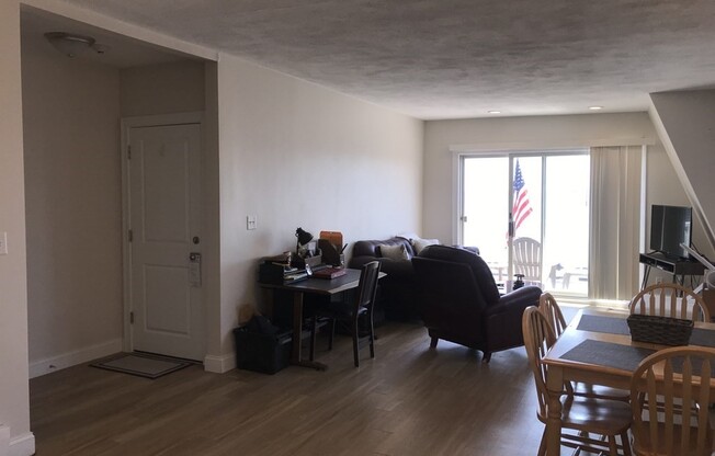 2 beds, 1 bath, 1,150 sqft, $2,900, Unit U5