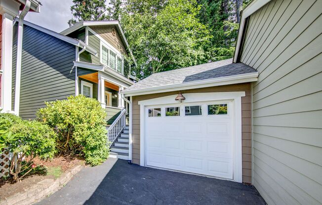 2 Bedroom Townhouse Conveniently Located