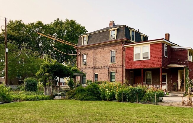 162 SHERMAN ST