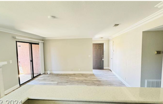 2 beds, 2 baths, $1,250, Unit UNIT 124