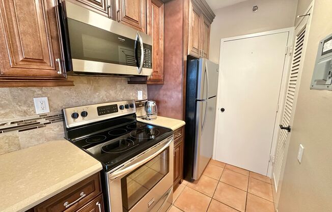 Studio, 1 bath, $2,400, Unit Unit 930