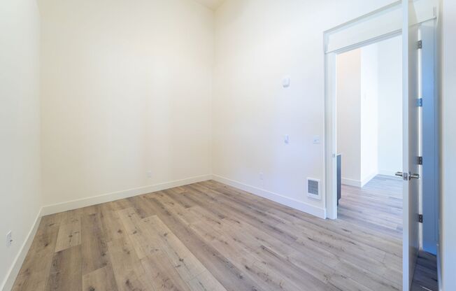 2 beds, 1 bath, 756 sqft, $1,825, Unit 1302