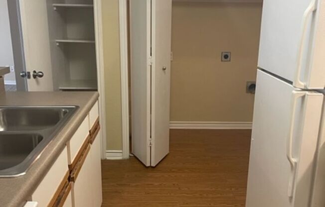 1 bed, 1 bath, 649 sqft, $799