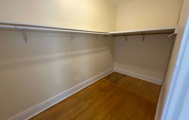 Studio, 1 bath, 650 sqft, $960, Unit 101