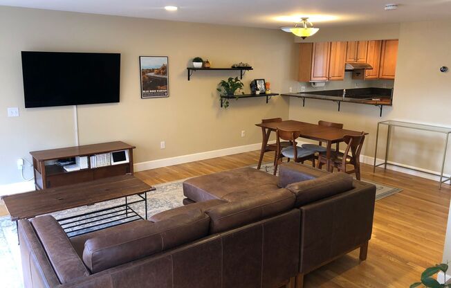 3Bd/3Ba Seattle Townhouse