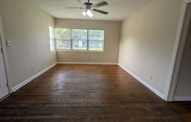 Great 3 Bedroom 1 Bath in convenient location on West side of Jacksonville.  **18 MONTH LEASE AND CURRENTLY WAIVING ADMINISTRATIVE FEES OF $250 IF APPLY, APPROVE AND MOVE-IN BY JUNE 31st**
