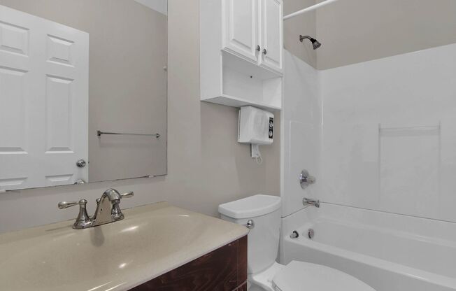 Studio, 1 bath, 450 sqft, $750, Unit 3922 1S - 344