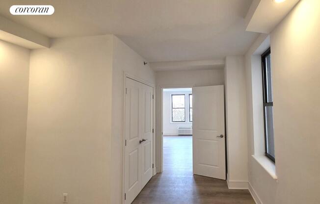 1 bed, 1 bath, $5,500, Unit 8I