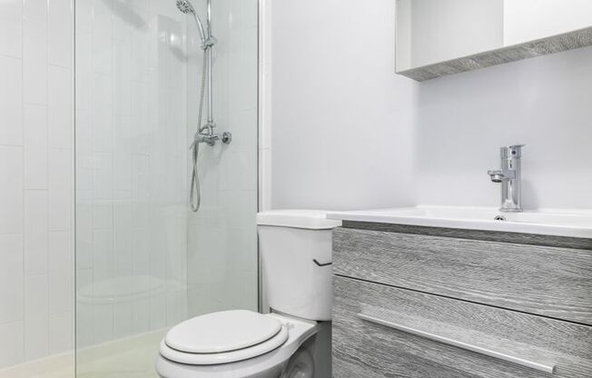 Studio, 1 bath, 201 sqft, $1,335, Unit 410