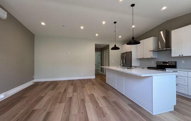 716 Center St