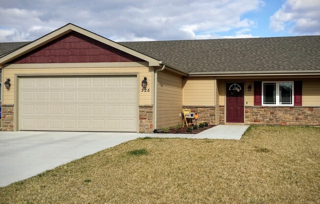 Beautiful duplex located close to Fort Riley!