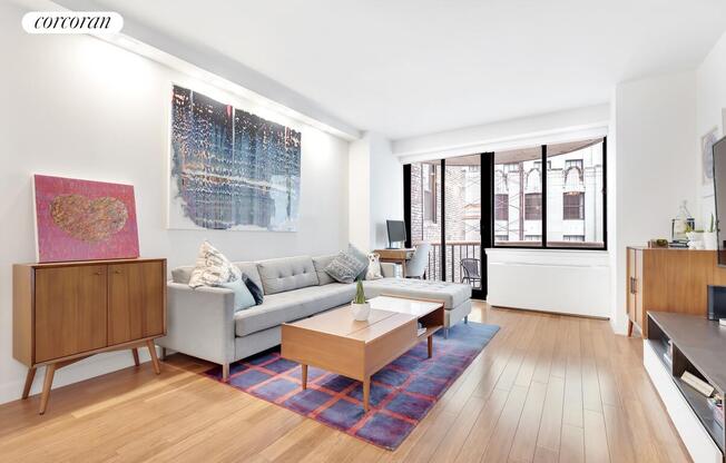 45 E 25 ST
