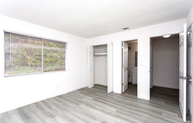 2 beds, 1.5 baths, 1,100 sqft, $980, Unit 103J