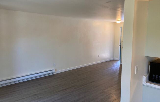 3 beds, 2 baths, 1,131 sqft, $2,895, Unit 201
