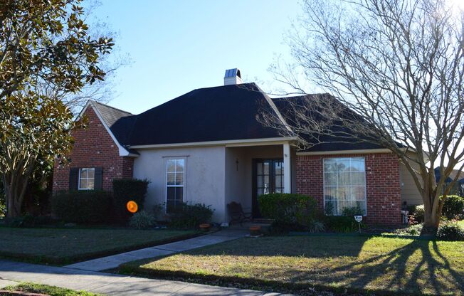 $1000 off with approved application! Fantastic 4 Bedroom in Sought After Bluebonnet Highlands