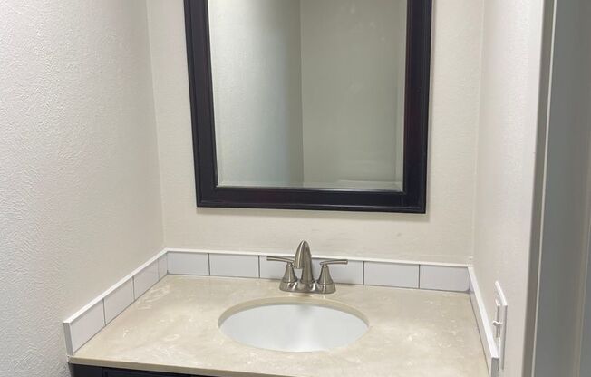 2 beds, 1.5 baths, 800 sqft, $1,845, Unit 1025-201