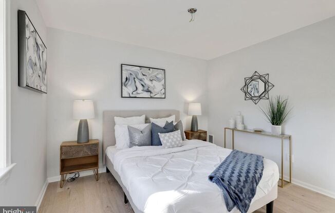 Gorgeous 2 Bedroom 2.5 Bath in Chevy Chase