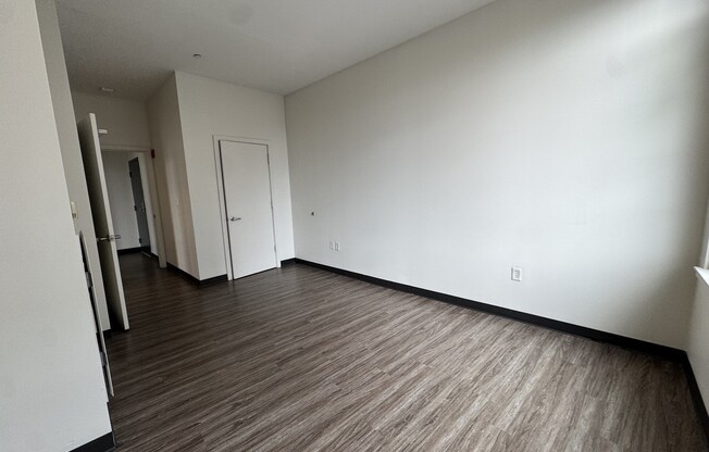 3 beds, 2 baths, 1,385 sqft, $5,000, Unit 501