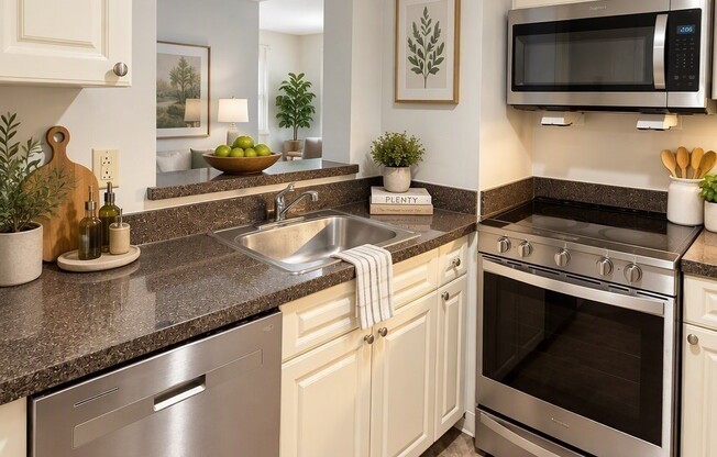 3 beds, 2 baths, 1,295 sqft, $4,900, Unit 612