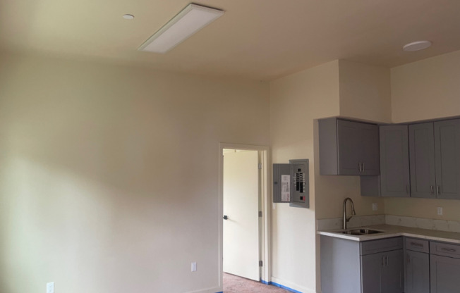 8858 1/2 WALL ST