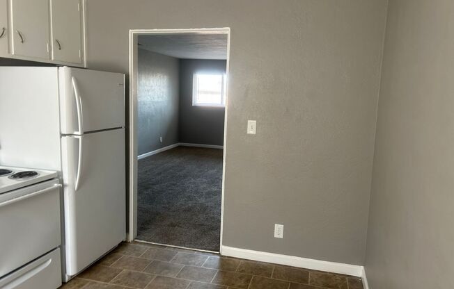 2 beds, 1 bath, 750 sqft, $1,095, Unit B10 1011 16