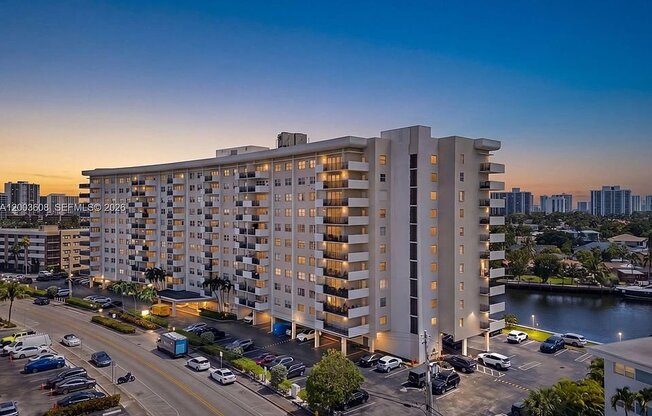 401 Golden Isles Dr