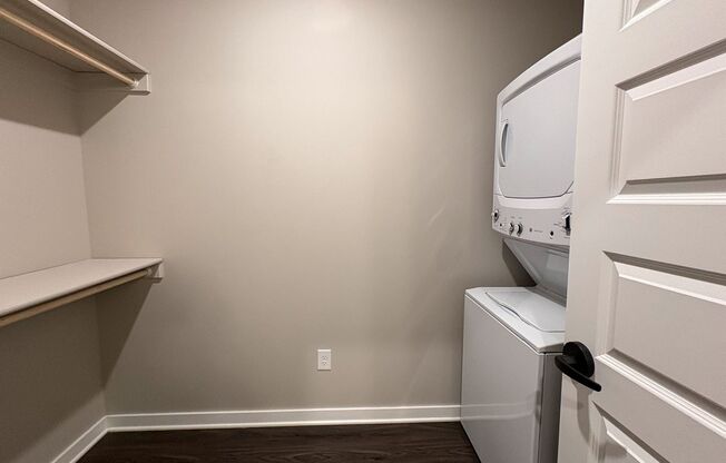 Studio, 1 bath, 580 sqft, $1,099, Unit 517