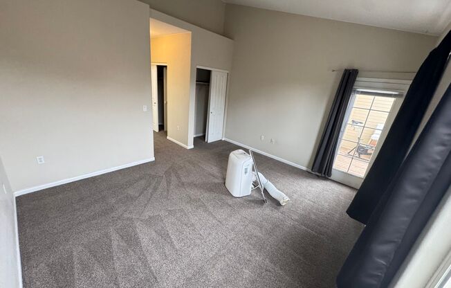 2 beds, 2 baths, $2,100, Unit # 205