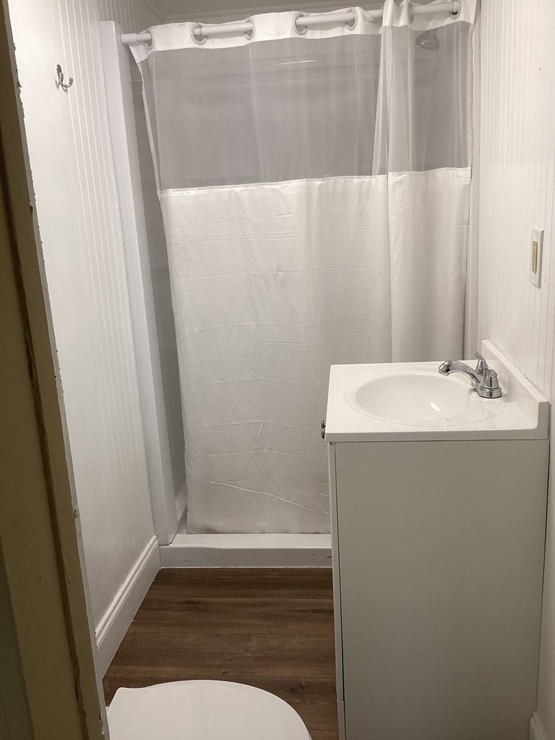 Breezeswept Apartments