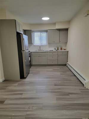 2 beds, 1 bath, $2,700, Unit 1FL