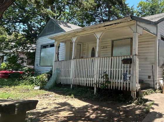 314 W CLARENDON DR