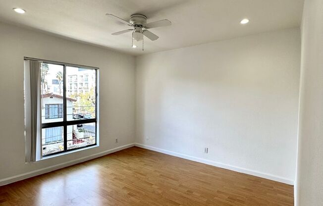 2 beds, 1 bath, $2,590, Unit 310