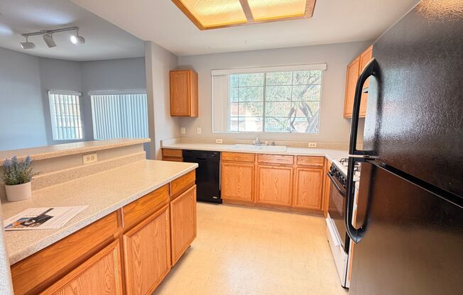 2 beds, 2 baths, $1,595, Unit UNIT 1021