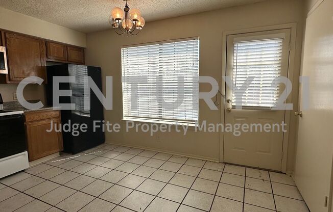 Great 2-Story 2/2.5 Townhome Close to UNT For Rent!