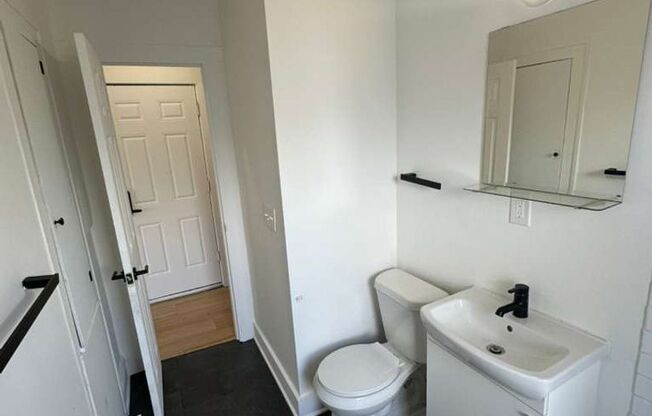 1 bed, 1 bath, 600 sqft, $1,050, Unit Unit 202