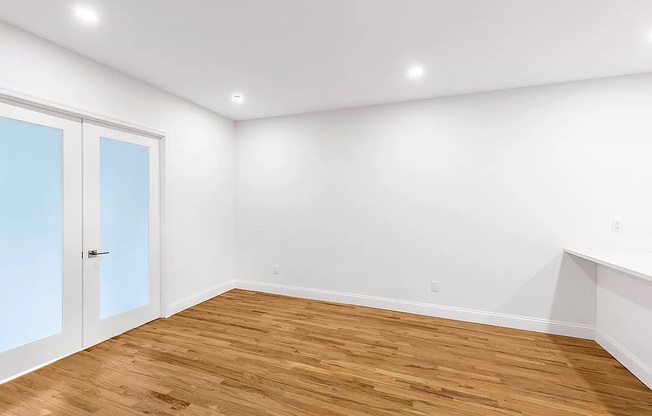 1097 PARK PL